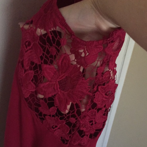 Burgundy Razorback Cut-out Lace Tank! - Picture 3 of 3
